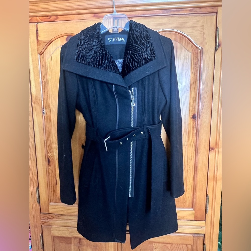 NWOT.   Never worn Belted Guess asymmetrical zip coat with Textured collar.